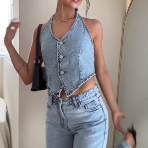 Cute cropped vintage fitted 90’s denim vest sz L